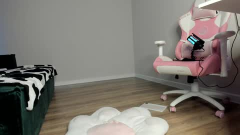Snapshot of iampiggygirl chatting on May 26, 6:04 pm Dilya online show from May 26, 6:04 pm