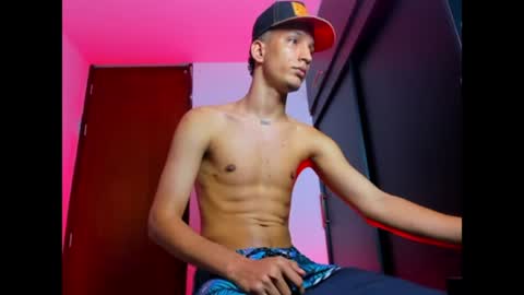 Snapshot of iamricardo_x chatting on July 1, 2:02 am iamricardo_x online show from July 1, 2:02 am