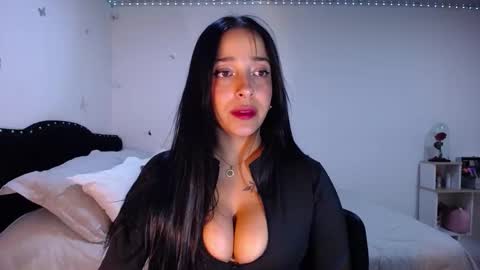 Snapshot of iamroxanne chatting on October 11, 3:06 am Camila online show from October 11, 3:06 am