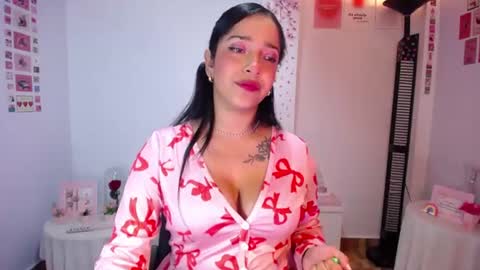 Snapshot of iamroxanne chatting on July 20, 5:44 am Camila online show from July 20, 5:44 am