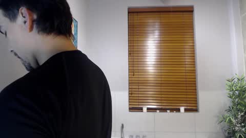 Ian Davis online show from February 11, 7:48 pm