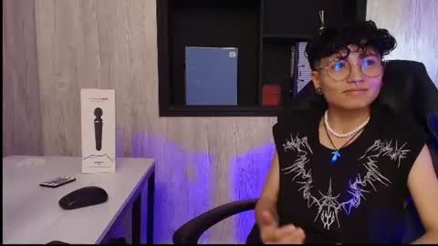 Snapshot of ian_mathias chatting on June 17, 9:16 pm i am mathias online show from June 17, 9:16 pm