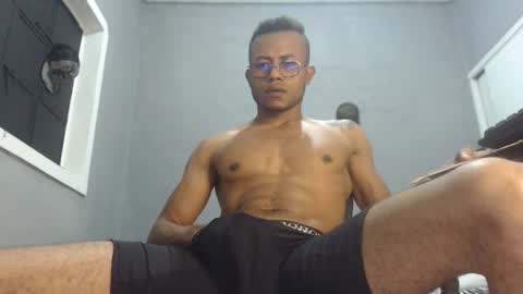 Snapshot of ian_tuner chatting on December 5, 10:12 pm ian_tuner online show from December 5, 10:12 pm