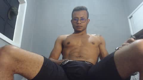 Snapshot of ian_tuner chatting on December 17, 11:59 pm ian_tuner online show from December 17, 11:59 pm