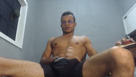 Snapshot of ian_tuner chatting on December 23, 8:33 am ian_tuner online show from December 23, 8:33 am