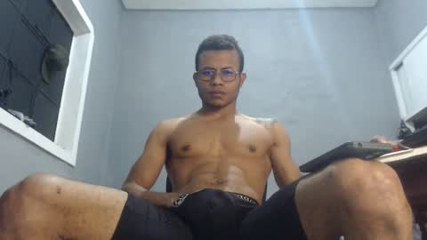 Snapshot of ian_tuner chatting on January 7, 6:05 am ian_tuner online show from January 7, 6:05 am