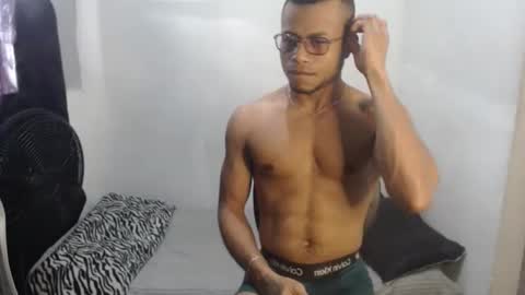 Snapshot of ian_tuner chatting on December 4, 7:33 pm ian_tuner online show from December 4, 7:33 pm