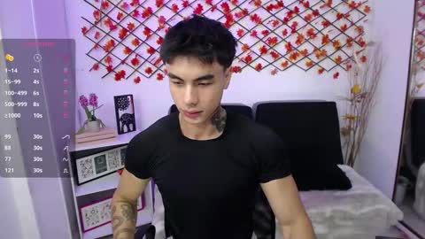 Snapshot of ian_west chatting on February 26, 12:15 pm Ian online show from February 26, 12:15 pm