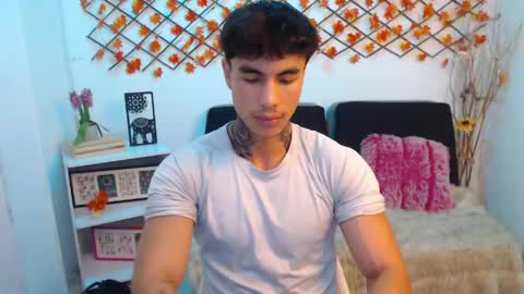 Snapshot of ian_west chatting on May 29, 4:49 pm Ian online show from May 29, 4:49 pm