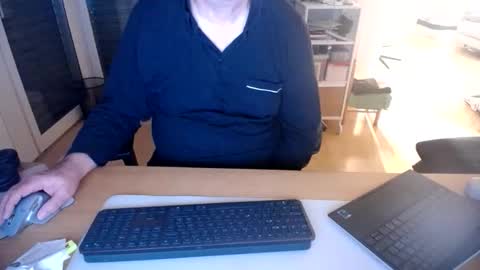 iandy12 online show from November 3, 10:32 pm