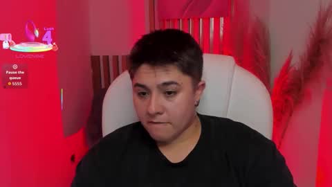 Snapshot of iangilbert_ chatting on February 4, 8:58 pm Ian FTM online show from February 4, 8:58 pm