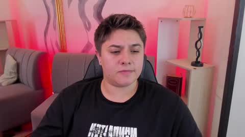 Snapshot of iangilbert_ chatting on February 23, 9:01 pm Ian FTM online show from February 23, 9:01 pm