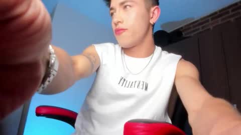 Andrew online show from November 26, 4:02 am