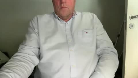 Snapshot of iaws61 chatting on December 18, 1:39 pm iaws61 online show from December 18, 1:39 pm