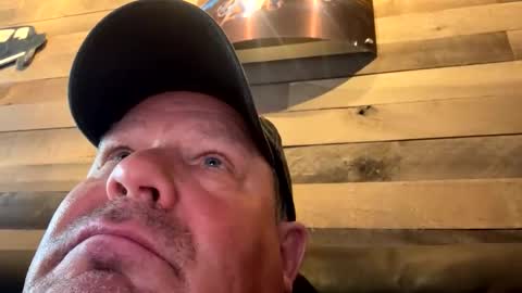 icanmakeyousquirt69 online show from June 1, 7:15 pm