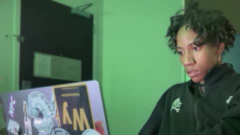 bree summers online show from February 2, 8:24 am