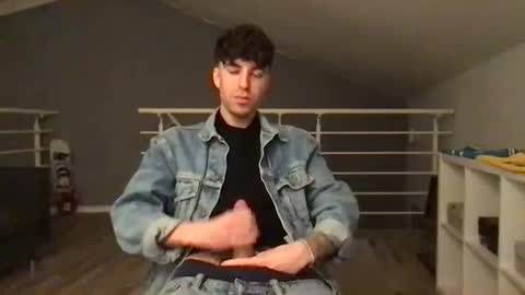 Snapshot of icyninesix chatting on January 8, 10:06 pm icyninesix online show from January 8, 10:06 pm