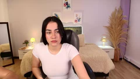Snapshot of icysweetcam chatting on April 30, 11:05 am Icy online show from April 30, 11:05 am