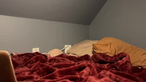 Snapshot of idiomslangs chatting on October 30, 1:40 am idiomslangs online show from October 30, 1:40 am