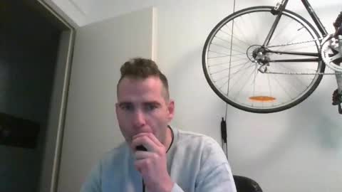 idontknowwhy1 online show from December 17, 7:50 am