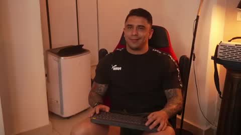 Snapshot of igor_scott chatting on July 4, 12:39 am Igor scott online show from July 4, 12:39 am