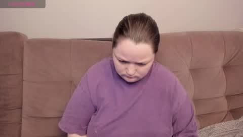 Snapshot of ihaveasecret_ chatting on April 25, 3:31 am Alice online show from April 25, 3:31 am
