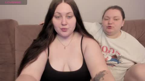 Snapshot of ihaveasecret_ chatting on May 4, 9:38 am Alice online show from May 4, 9:38 am