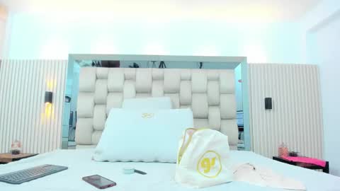 ikia lopez online show from December 22, 7:33 pm