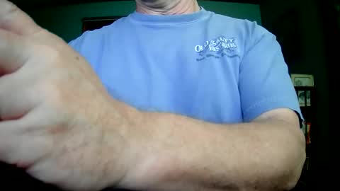 Snapshot of il_undercover chatting on May 24, 11:37 am il_undercover online show from May 24, 11:37 am