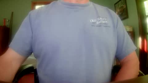 Snapshot of il_undercover chatting on June 2, 11:23 am il_undercover online show from June 2, 11:23 am