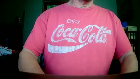 Snapshot of il_undercover chatting on June 24, 10:47 am il_undercover online show from June 24, 10:47 am