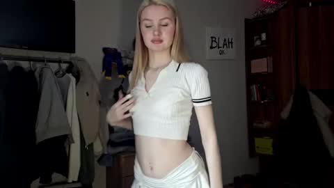 ShyLuna online show from March 14, 5:24 am