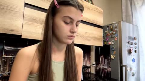 Snapshot of ilianaportwood chatting on February 22, 9:30 am Sophie online show from February 22, 9:30 am