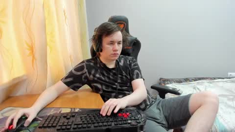 Snapshot of iliaskrislove chatting on April 18, 3:10 am iliaskris online show from April 18, 3:10 am