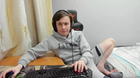 Snapshot of iliaskrislove chatting on April 19, 6:10 pm iliaskris online show from April 19, 6:10 pm