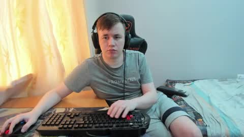 Snapshot of iliaskrislove chatting on April 25, 8:06 am iliaskris online show from April 25, 8:06 am