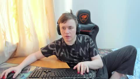 Snapshot of iliaskrislove chatting on May 25, 2:28 am iliaskris online show from May 25, 2:28 am