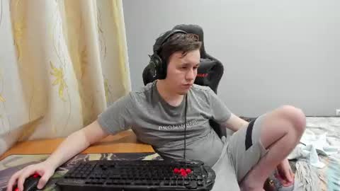 Snapshot of iliaskrislove chatting on June 18, 11:09 pm iliaskris online show from June 18, 11:09 pm