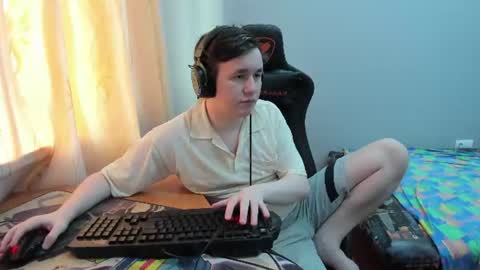 Snapshot of iliaskrislove chatting on July 14, 2:05 am iliaskris online show from July 14, 2:05 am