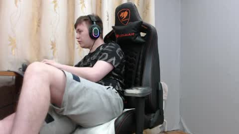 Snapshot of iliaskrisloveee chatting on May 13, 12:08 am lord online show from May 13, 12:08 am