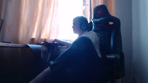 Snapshot of iliaskrisloveee chatting on July 9, 2:26 am lord online show from July 9, 2:26 am