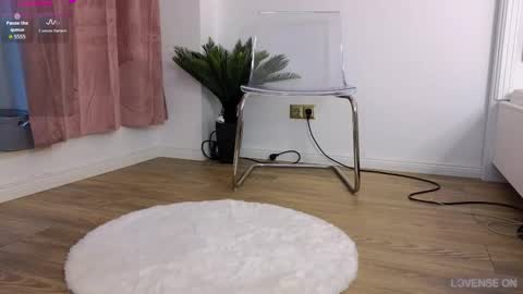 Snapshot of ilikeithaard chatting on October 22, 4:46 am Emma online show from October 22, 4:46 am