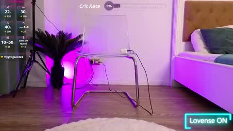 Snapshot of ilikeithaard chatting on February 13, 5:58 am Emma online show from February 13, 5:58 am