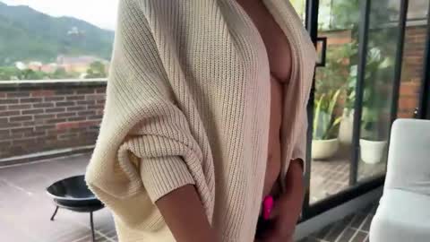 Snapshot of illaroom chatting on February 14, 9:32 pm Kloe online show from February 14, 9:32 pm