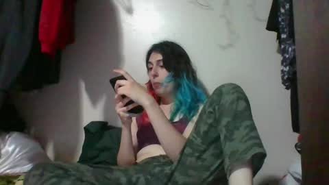 Snapshot of illlypad_lilac chatting on June 8, 2:45 am Lilly online show from June 8, 2:45 am