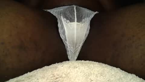 Snapshot of iloveassbaby1111 chatting on April 28, 1:04 am James online show from April 28, 1:04 am