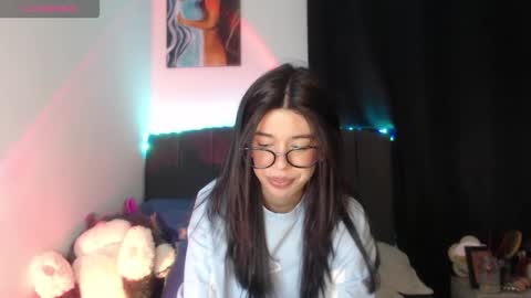 Snapshot of ily_bea chatting on June 4, 1:22 am Ily Bea online show from June 4, 1:22 am