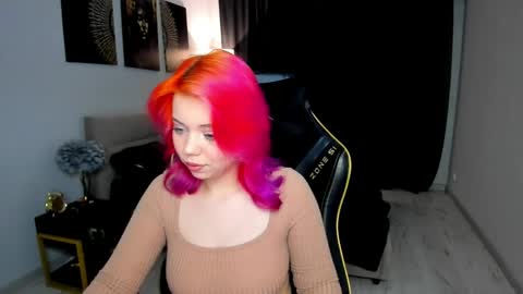 Roxy online show from April 14, 5:52 pm