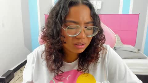 Snapshot of im_angels7 chatting on January 20, 2:01 am Angela online show from January 20, 2:01 am