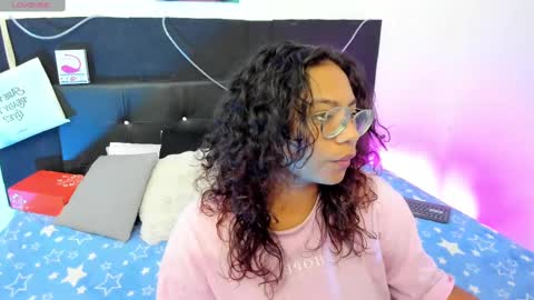 Snapshot of im_angels7 chatting on February 13, 4:00 am Angela online show from February 13, 4:00 am